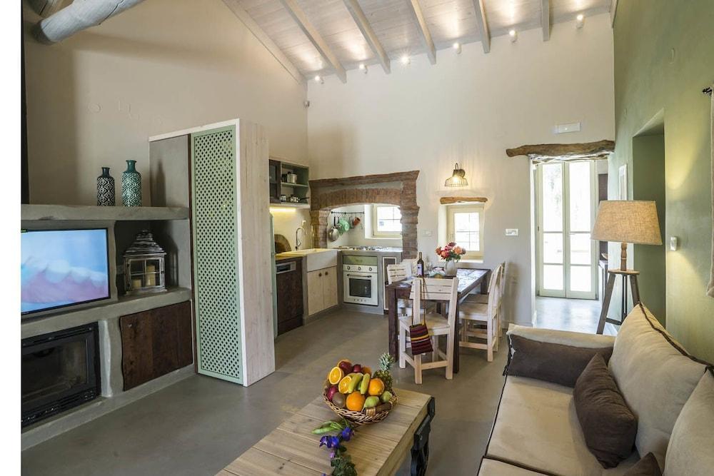 Villa Gerani يورانيون المظهر الخارجي الصورة