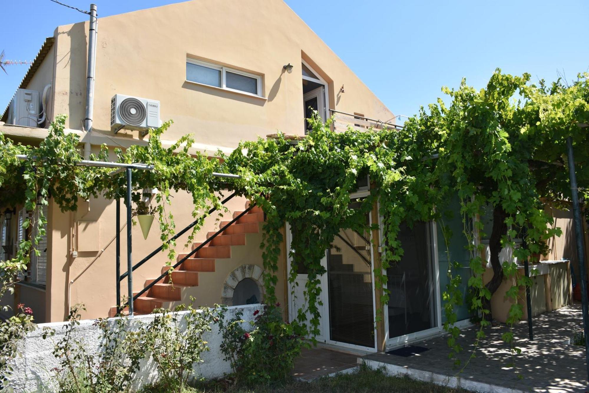 Villa Gerani يورانيون المظهر الخارجي الصورة