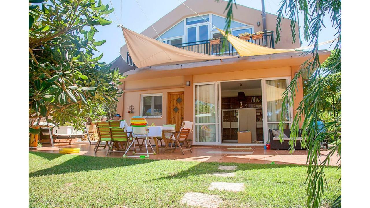Villa Gerani يورانيون المظهر الخارجي الصورة